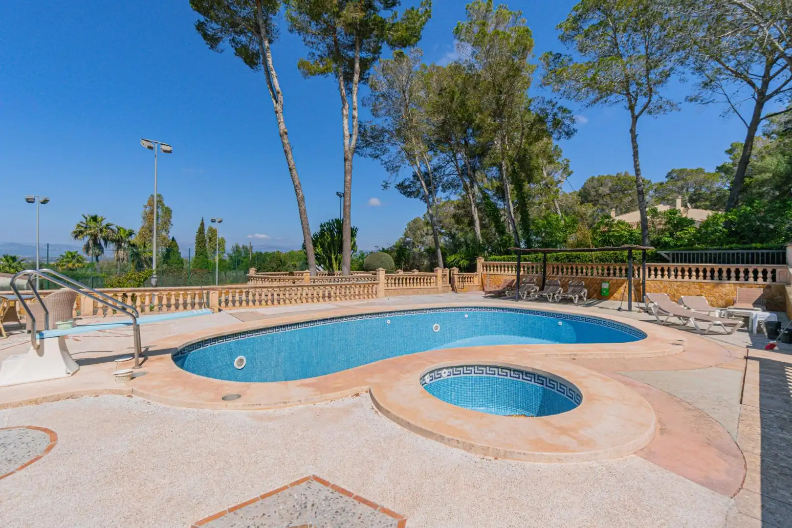 Schwimmbecken von Country house zum Verkauf in  Palma de Mallorca mit Klimaanlage, Privatgarten und Terrasse