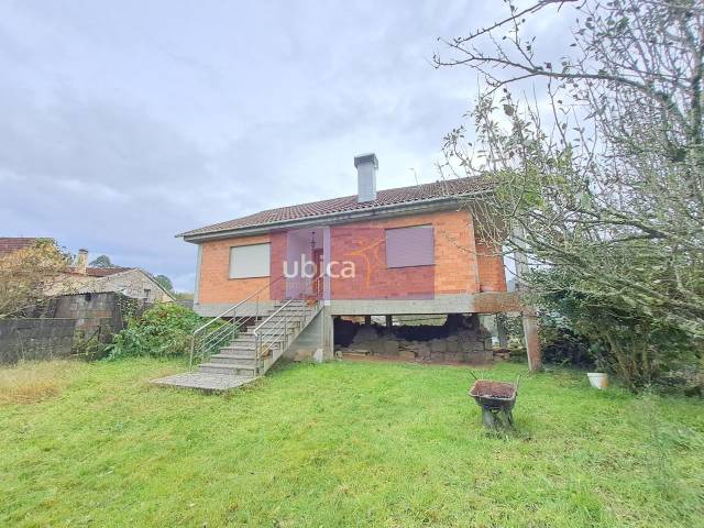 Casa-chalet en Venta en Ponteareas