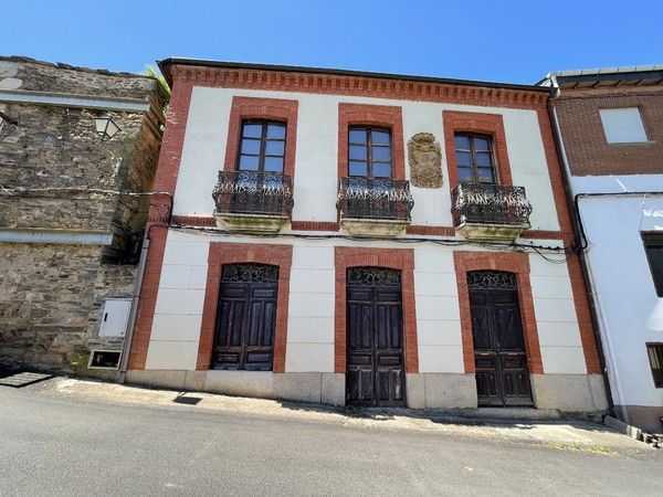 Vista exterior de Casa adosada en venta en Ponferrada con Aire acondicionado