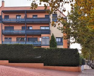 Exterior view of Duplex to rent in Pozuelo de Alarcón  with Heating, Parquet flooring and Terrace