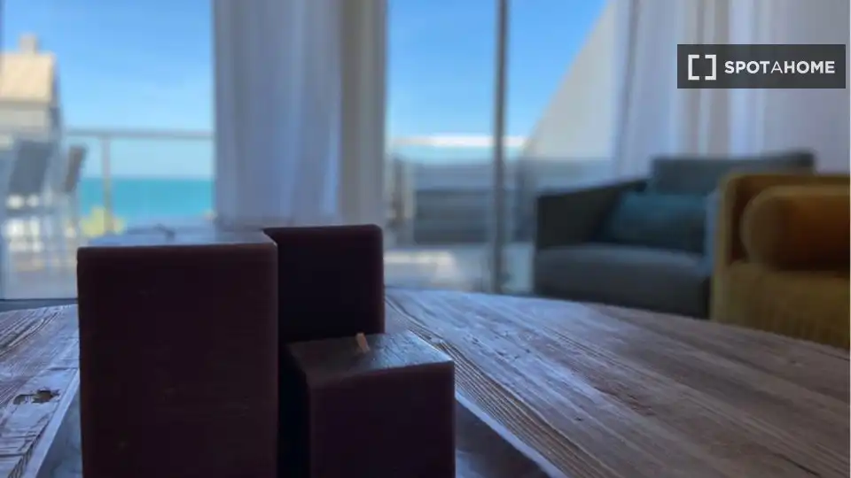 Room in Montañar - El Arenal