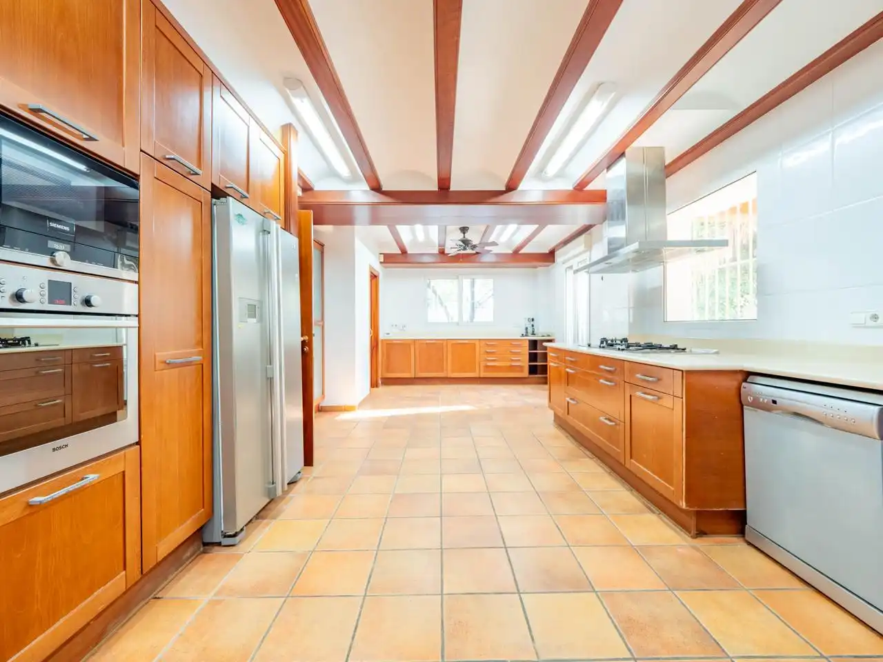 Cocina de Finca rústica en venta en Bétera con Aire acondicionado, Calefacción y Jardín privado