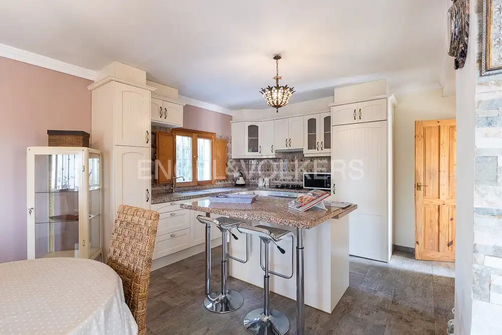 Cocina de Casa o chalet de alquiler en Turís con Aire acondicionado, Calefacción y Jardín privado