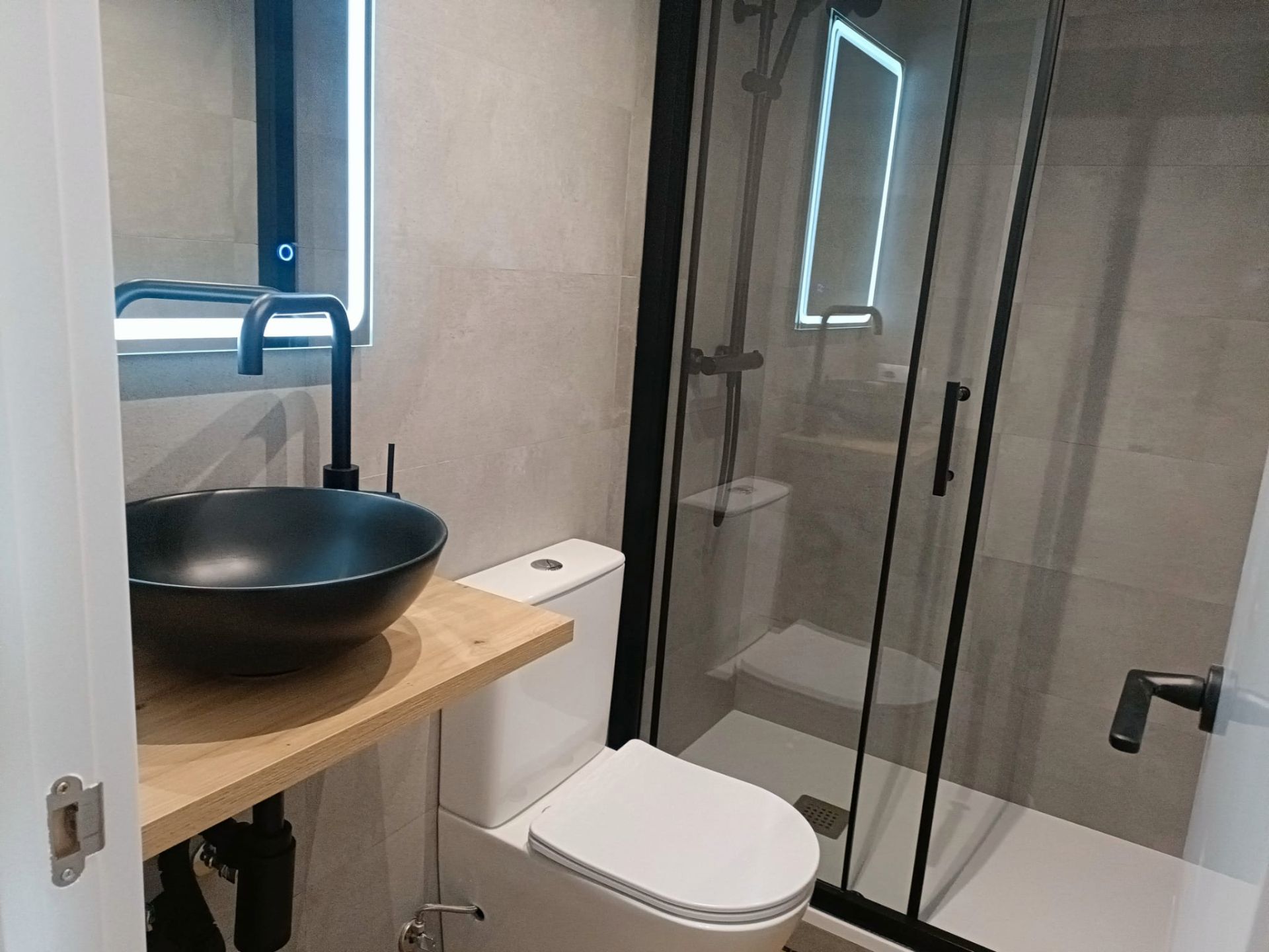 Bathroom of Flat for sale in Rubí  with Heating, Parquet flooring and Oven