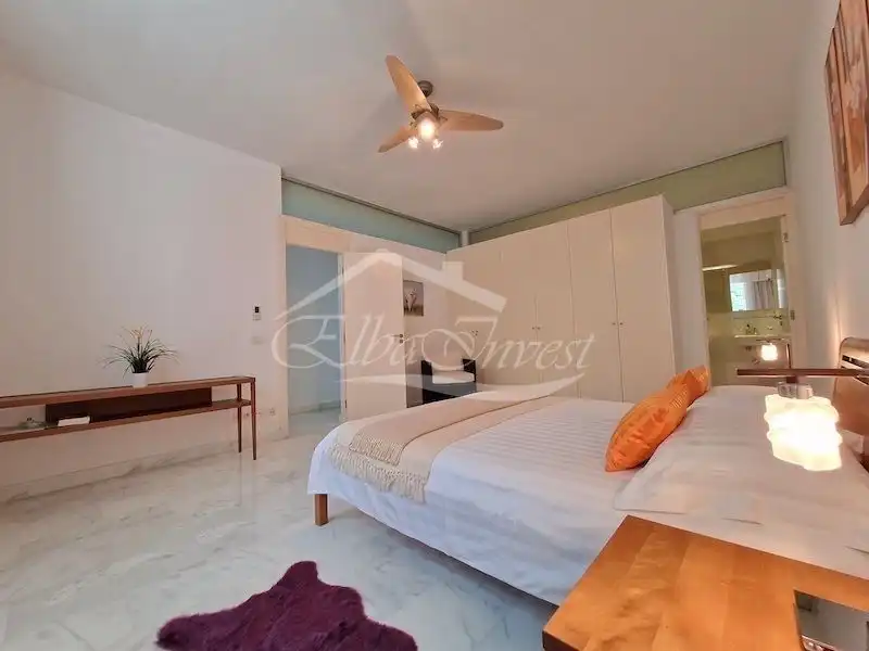 Dormitori de Casa o xalet en venda en Adeje amb Aire condicionat, Jardí privat i Terrassa