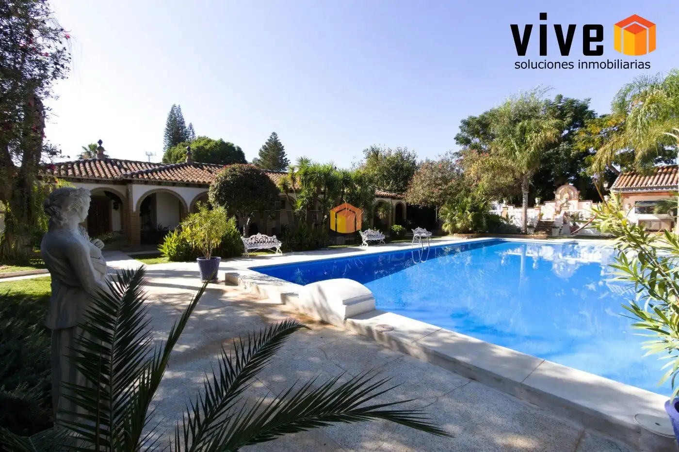 Swimming pool of Houses for sale in Espartinas  with Air Conditioner, Heating and Terrace