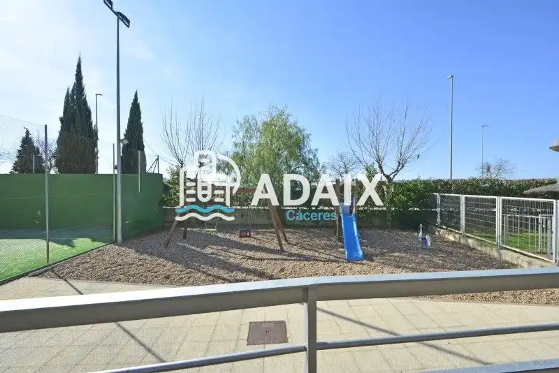 Jardín de Ático en venta en Cáceres con Aire acondicionado, Calefacción y Terraza