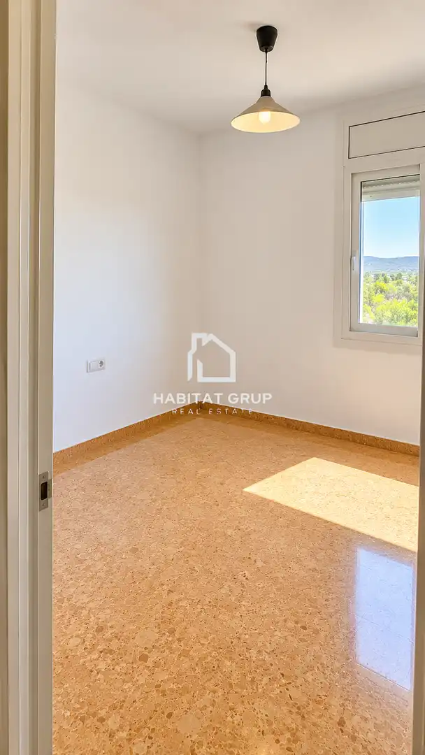 Schlafzimmer von Dachboden zum Verkauf in Veïnat