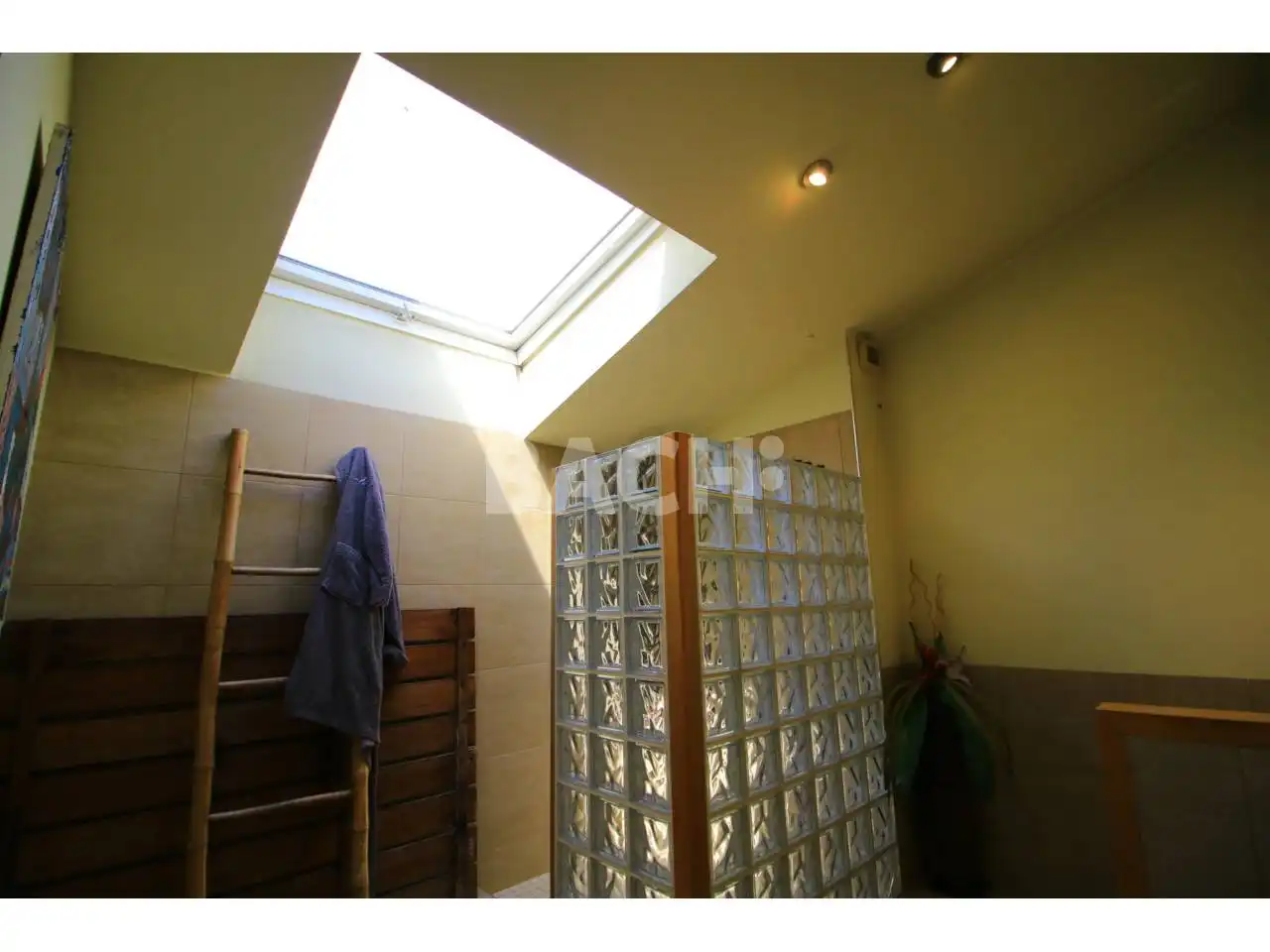 Baño de Ático en venta en Vic con Aire acondicionado, Calefacción y Parquet