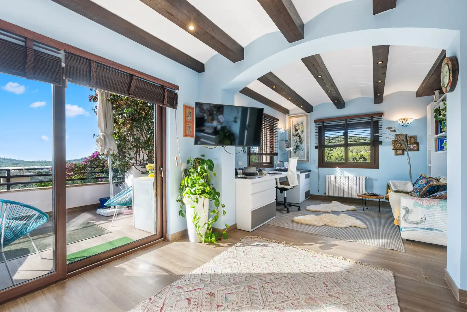 Wohnzimmer von Country house zum Verkauf in Calvià mit Klimaanlage, Heizung und Terrasse