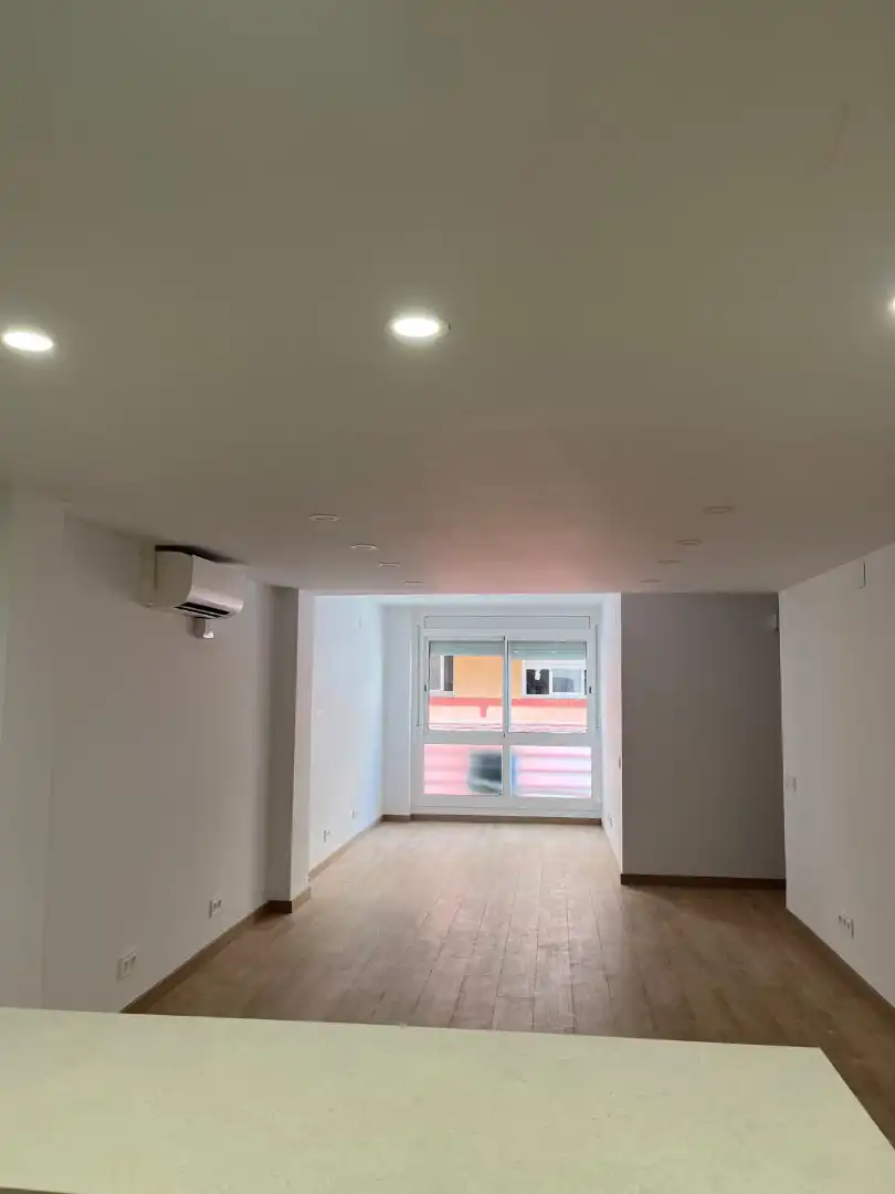 Local de lloguer en L'Hospitalet de Llobregat amb Aire condicionat, Calefacció i Parquet