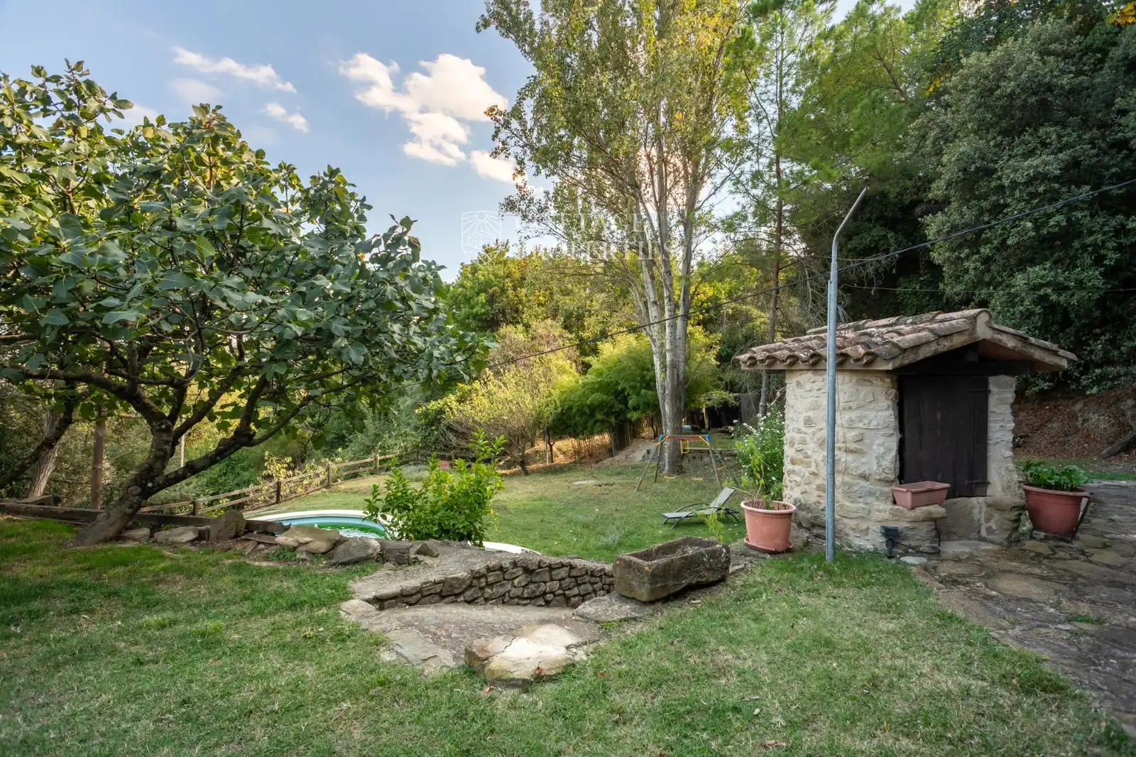 Jardín de Finca rústica en venta en Sant Miquel de Campmajor con Calefacción y Piscina