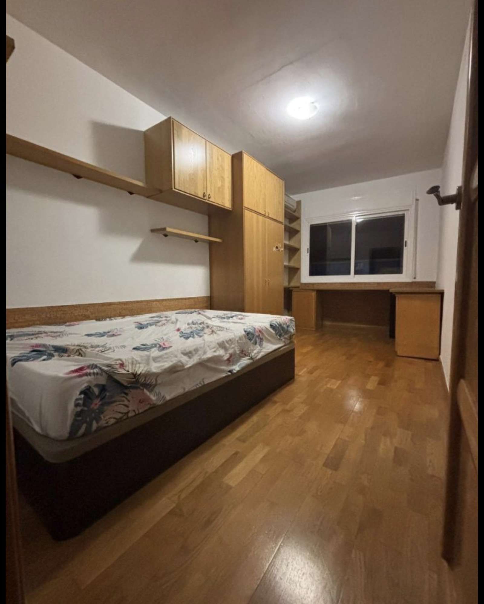 Schlafzimmer von Wohnung zur untervermieten in L'Hospitalet de Llobregat mit Klimaanlage, Terrasse und Möbliert