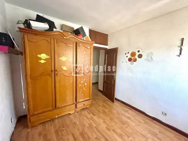 Habitación de Piso en venta en Madrid con Terraza