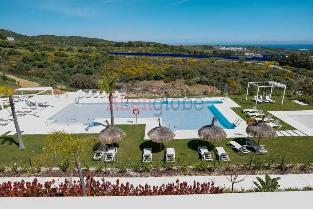 Piscina de Ático en venta en Estepona con Aire acondicionado, Calefacción y Jardín privado