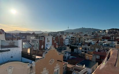 Vista exterior de Àtic en venda en  Barcelona Capital amb Terrassa i Forn