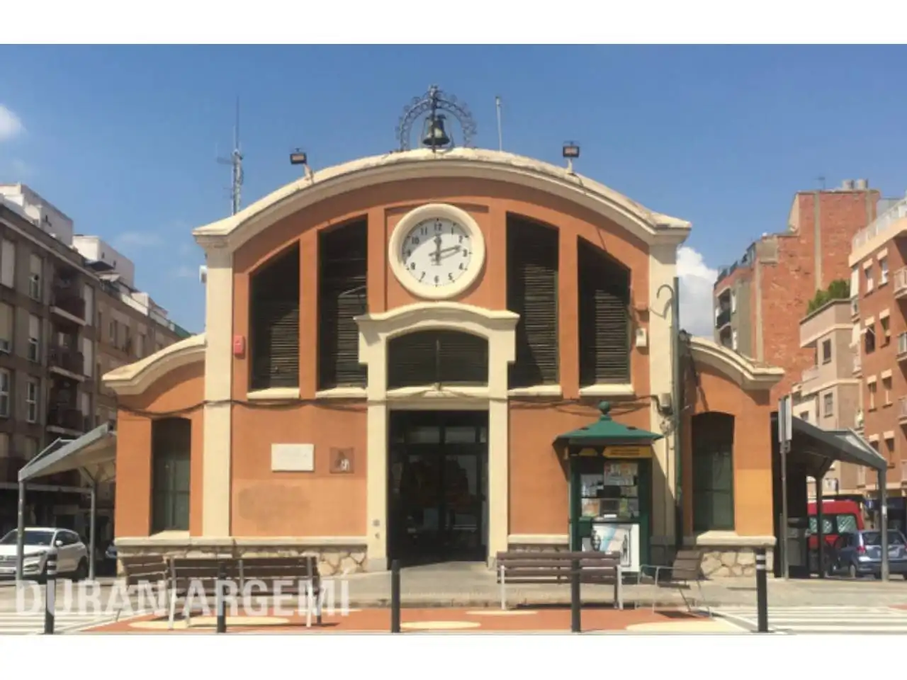 Exterior view of Commercial properties for rent in Terrassa