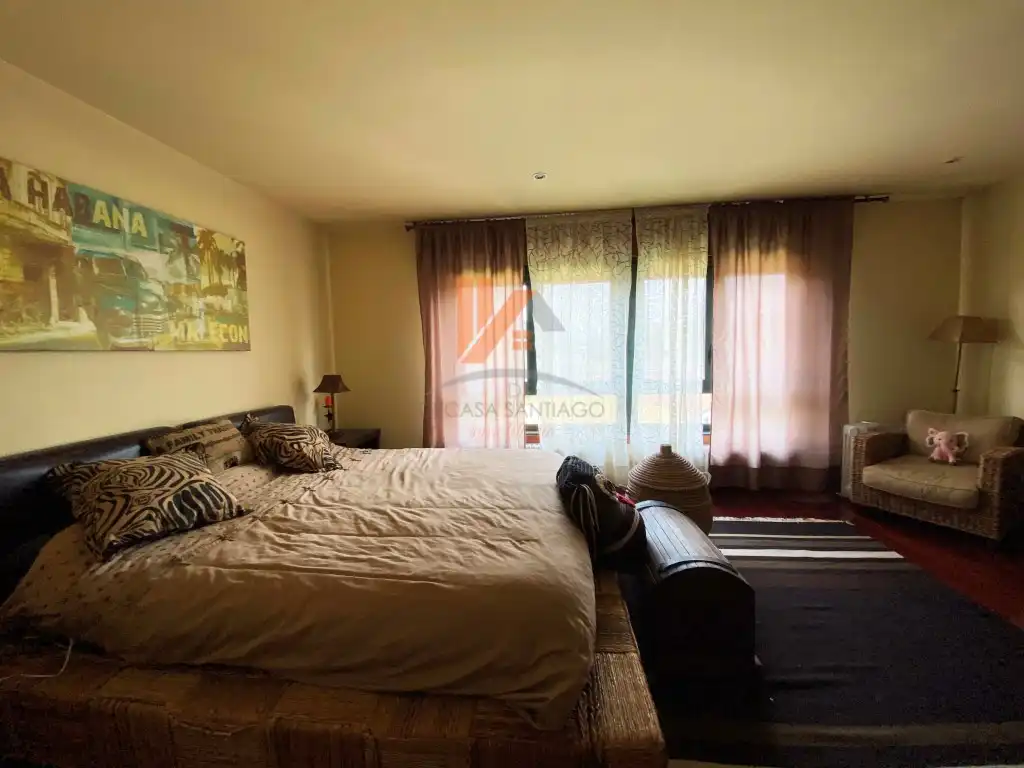 Habitación de Casa o chalet en venta en Santiago de Compostela 