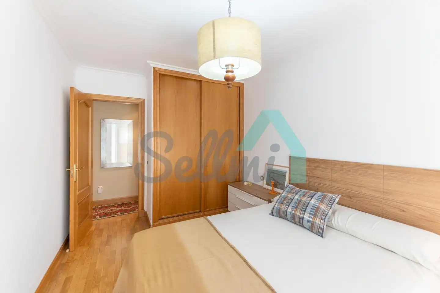Habitación de Piso en venta en Oviedo  con Calefacción, Parquet y Trastero