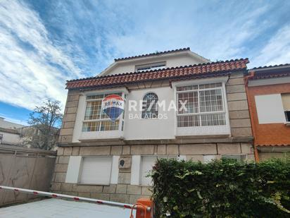 Vista exterior de Casa o xalet en venda en Vigo  amb Calefacció, Parquet i Forn