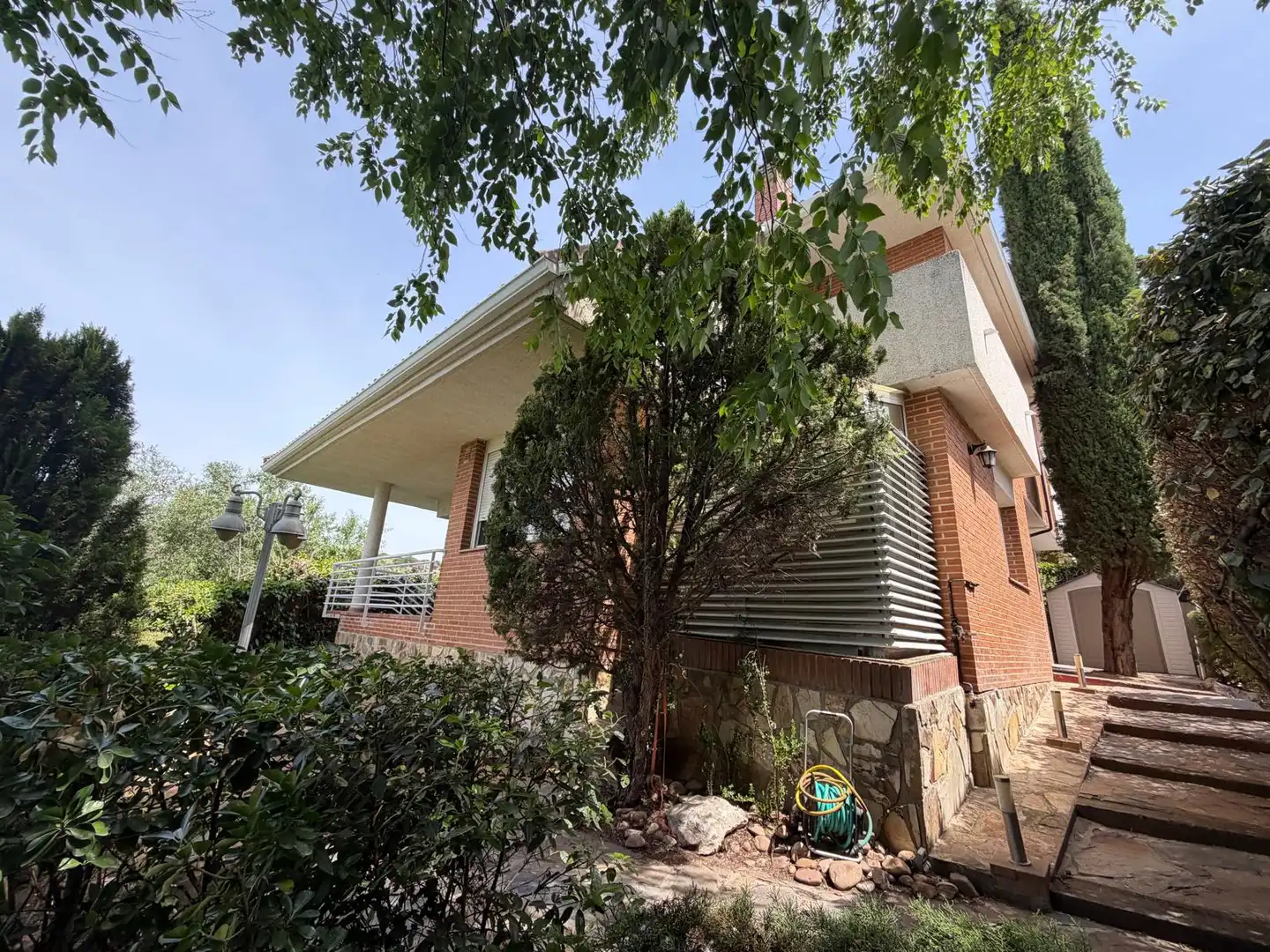 Vista exterior de Casa o chalet de alquiler en Las Rozas de Madrid con Aire acondicionado, Calefacción y Jardín privado