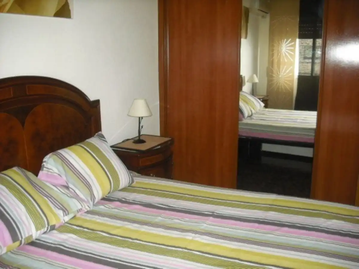 Wohnung zur Miete in Calle Calle LICENCIADO MADRID, Reyes Católicos