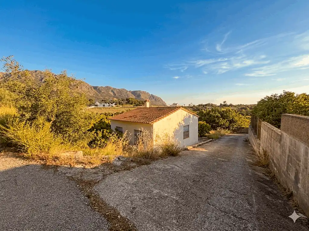 Vista exterior de Finca rústica en venda en Sanet y Negrals amb Calefacció i Jardí privat