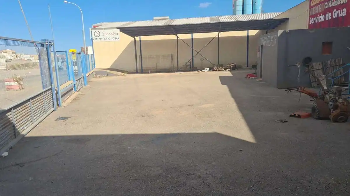 Aparcament de Nau industrial en venda en Vícar