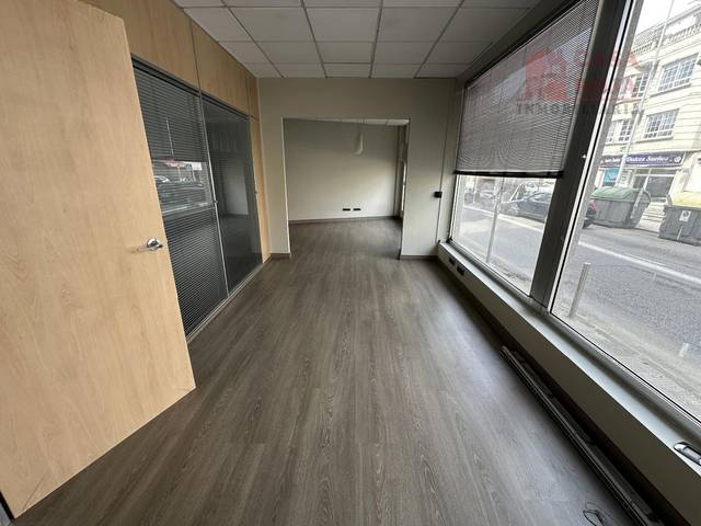 Local comercial en Venta en Avenida de Orense en Coiro