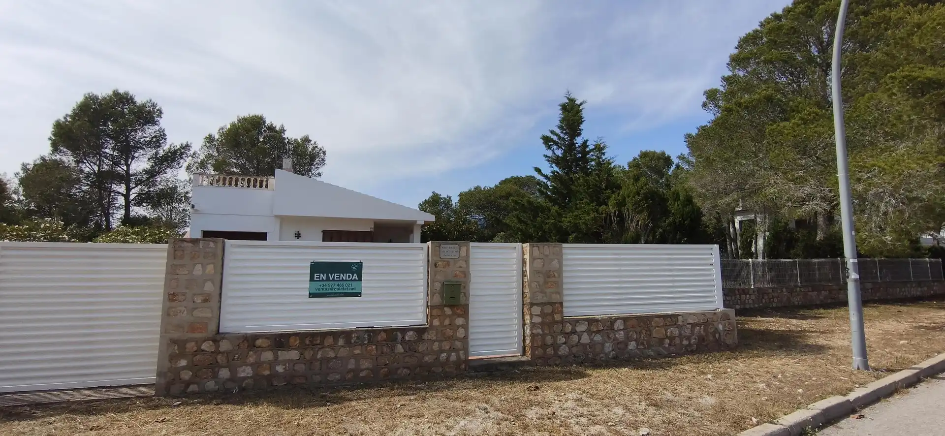 Vista exterior de Casa o xalet en venda en L'Ametlla de Mar  amb Jardí privat i Terrassa
