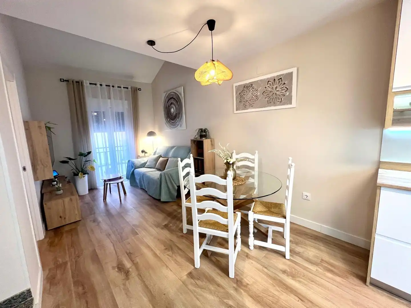 Living room of Houses for rent in Plasencia  with Air Conditioner, Furnished and Balcony