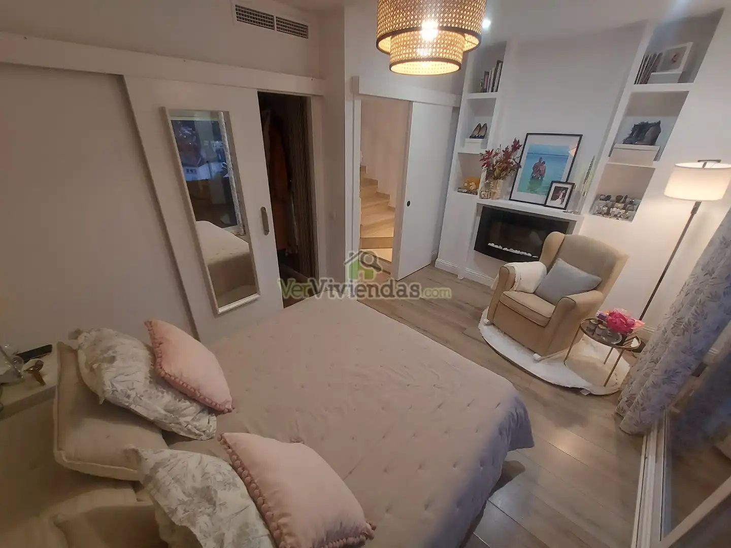 Habitación de Casa adosada en venta en Vallirana con Aire acondicionado, Calefacción y Jardín privado