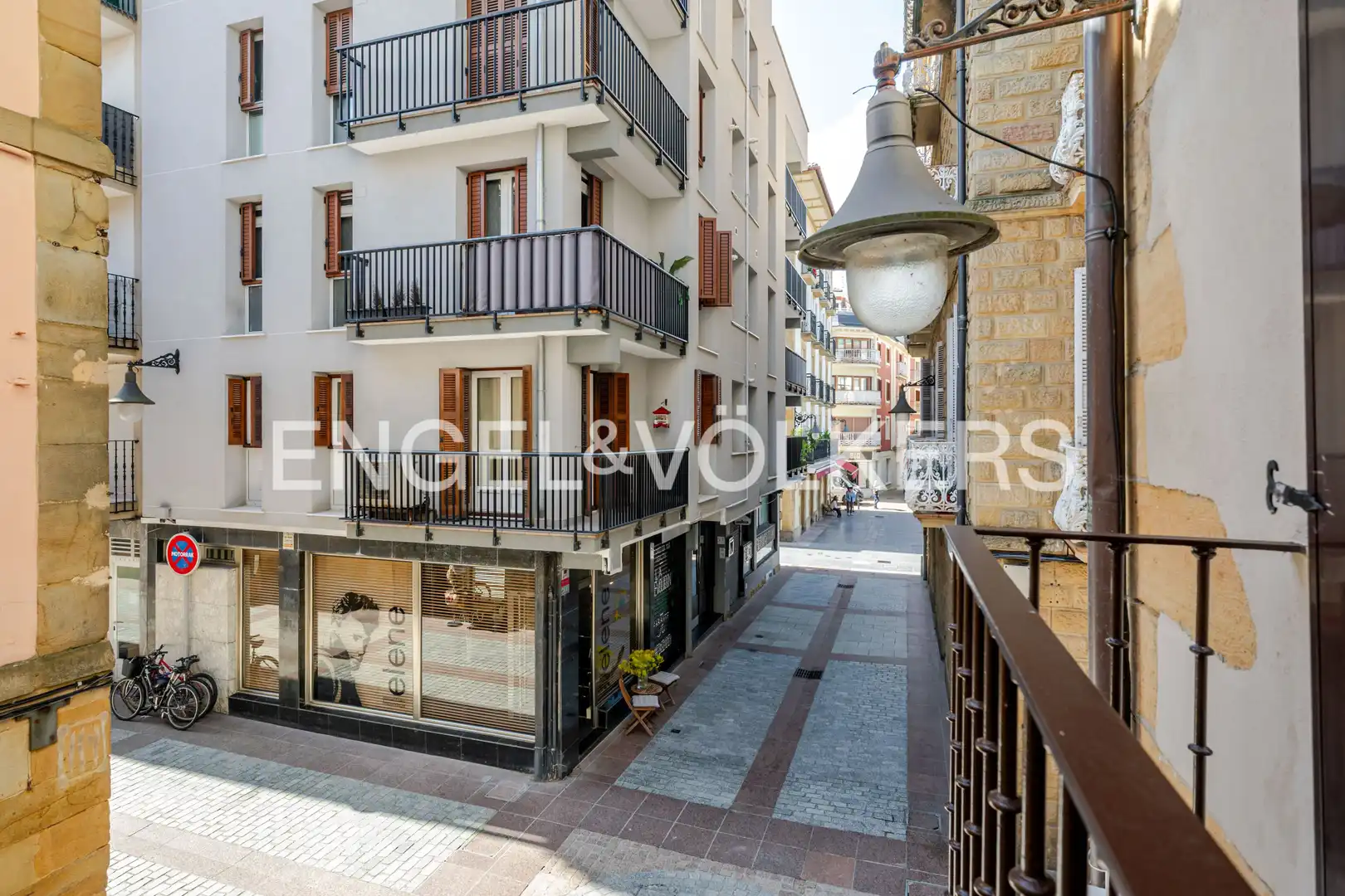 Vista exterior de Dúplex de alquiler en Zarautz con Calefacción, Amueblado y Balcón