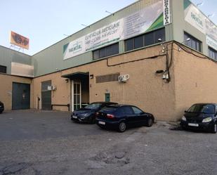 Vista exterior de Nau industrial en venda en Leganés