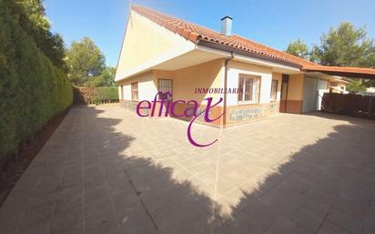 Vista exterior de Casa o xalet en venda en Novés amb Aire condicionat