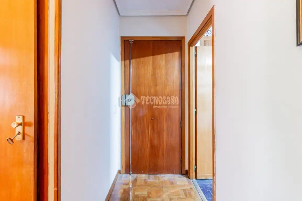 Piso en venta en Madrid con Calefacción, Parquet y Terraza