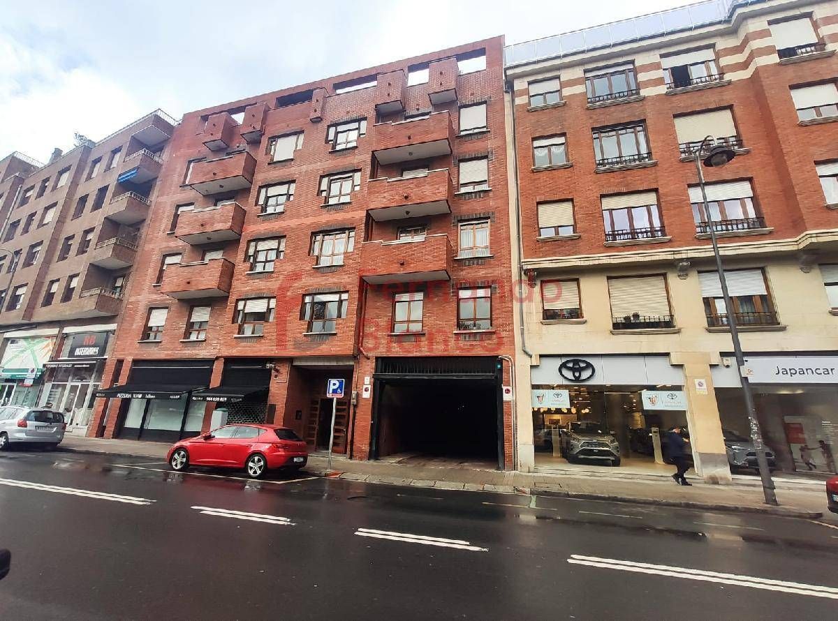 Vista exterior de Garatge en venda en Bilbao 