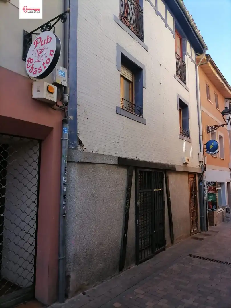 Vista exterior de Edificio en venta en Belorado