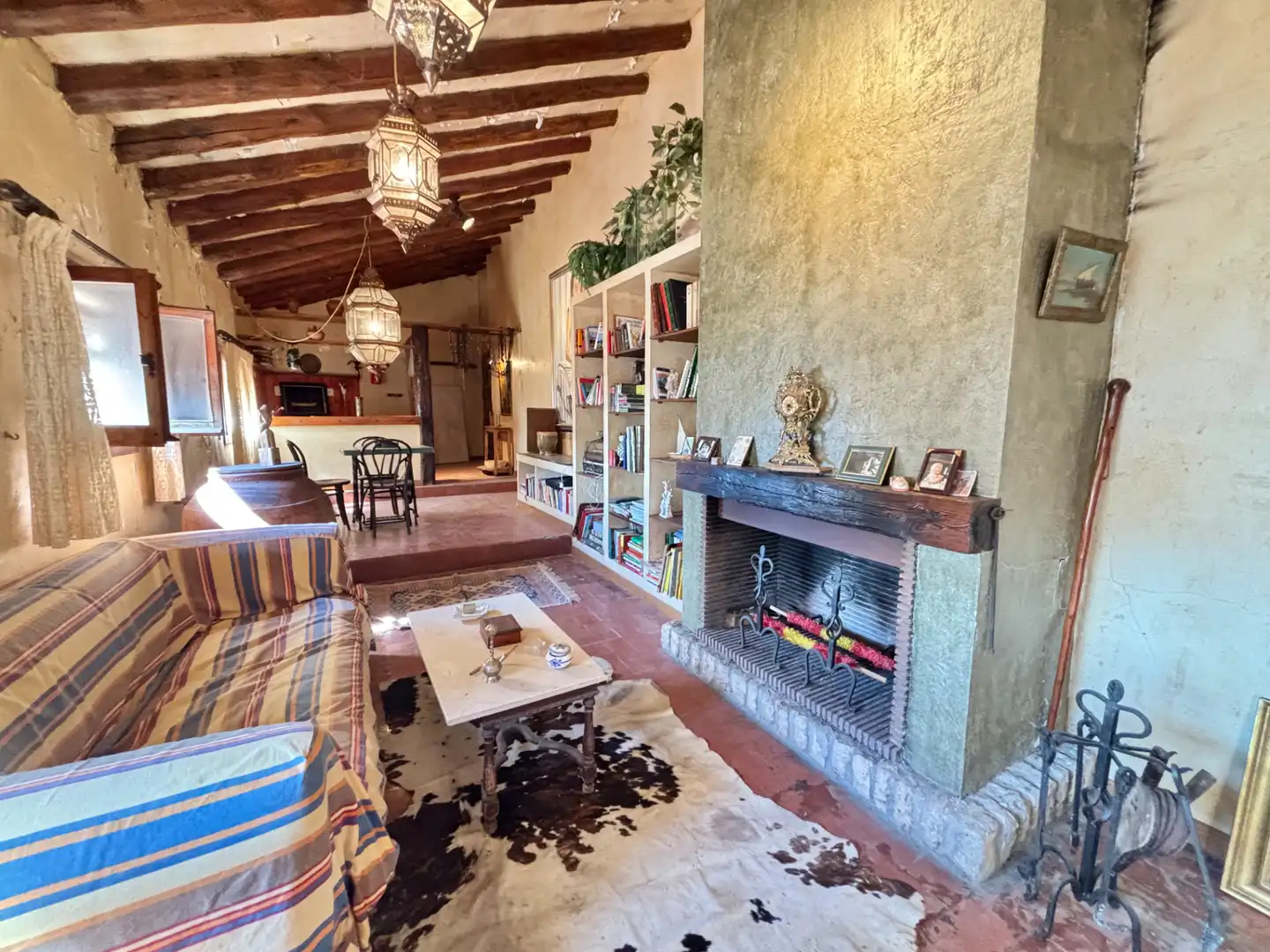 Sala d'estar de Casa o xalet en venda en Monegrillo amb Jardí privat, Terrassa i Moblat
