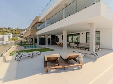 Bajo con piscina en alquiler en Río Real - Los Monteros