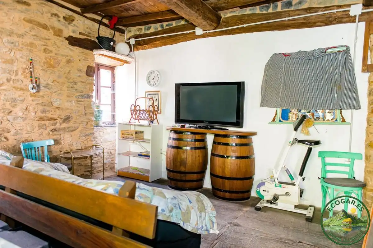 Sala d'estar de Casa o xalet en venda en Ponferrada amb Calefacció, Parquet i Terrassa