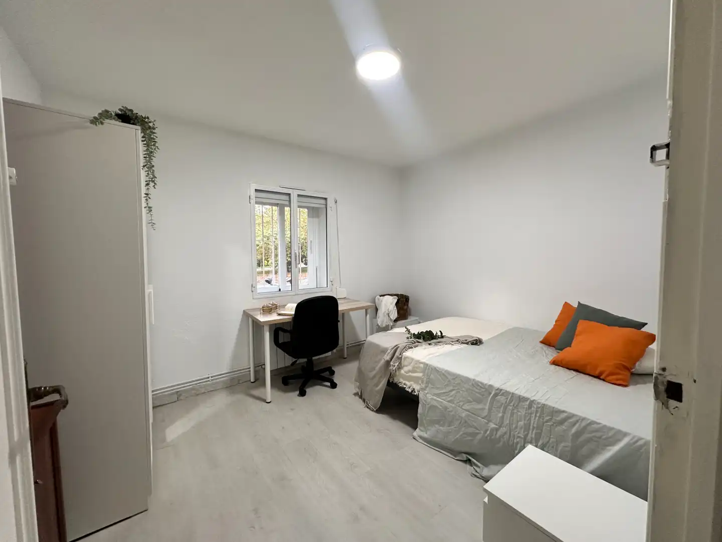 Bedroom of Flat for share in Madrid  with Heating, Furnished and Oven