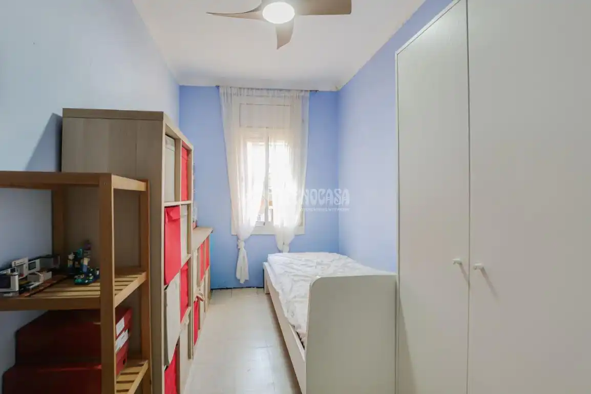 Bedroom of Flat for sale in Badalona