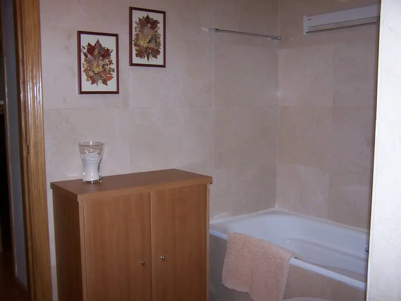 Bathroom of Flat for rent in Pozuelo de Alarcón  with Air Conditioner, Heating and Parquet flooring