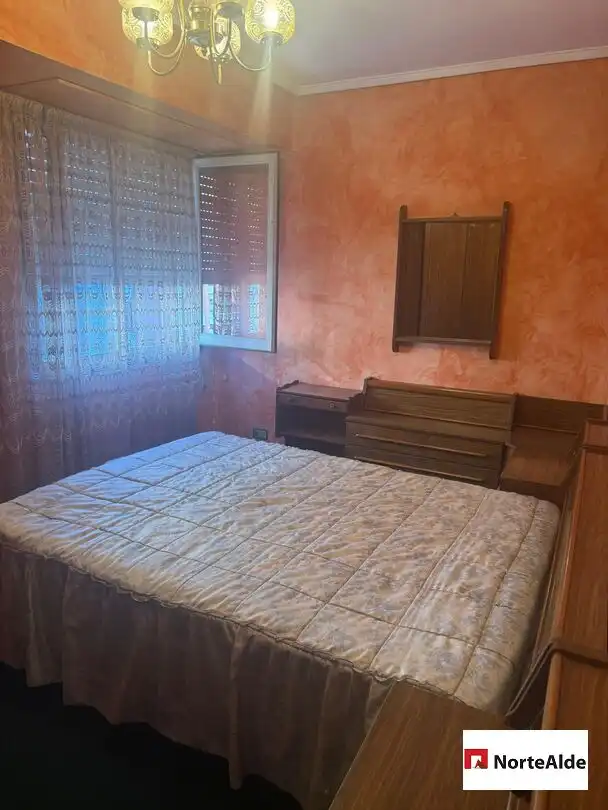Habitación de Piso en venta en Bilbao  con Calefacción y Balcón