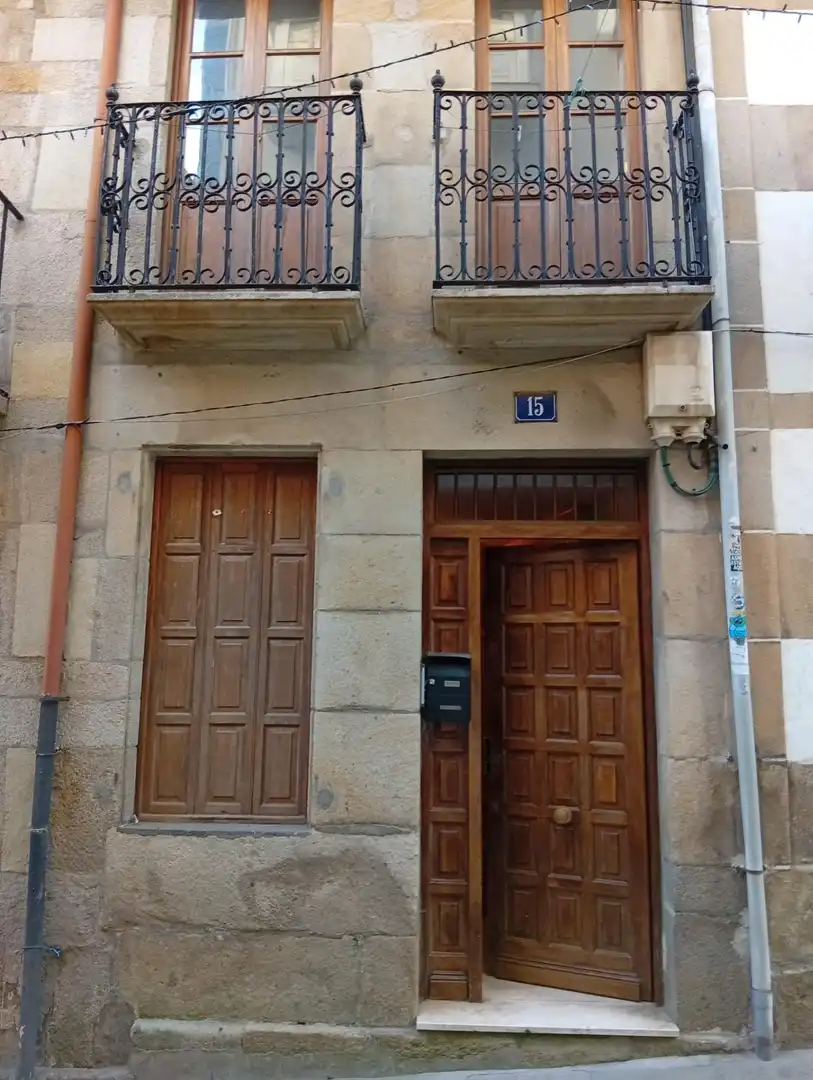 Vista exterior de Pis en venda en Viveiro amb Terrassa i Balcó