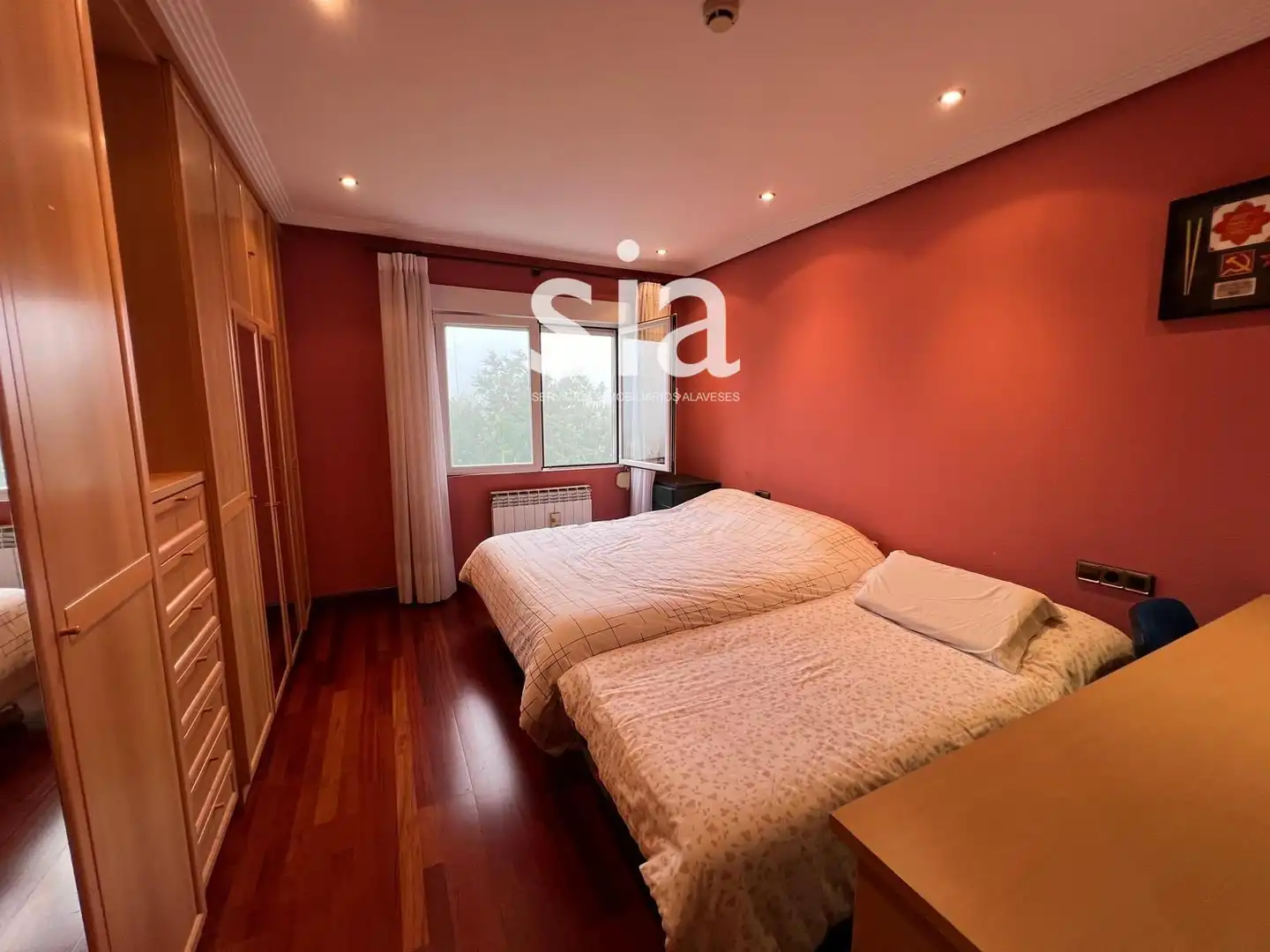 Dormitori de Casa o xalet en venda en Vitoria - Gasteiz amb Traster