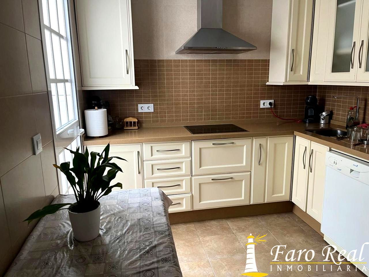 Kitchen of Single-family semi-detached for sale in Sanlúcar de Barrameda  with Terrace