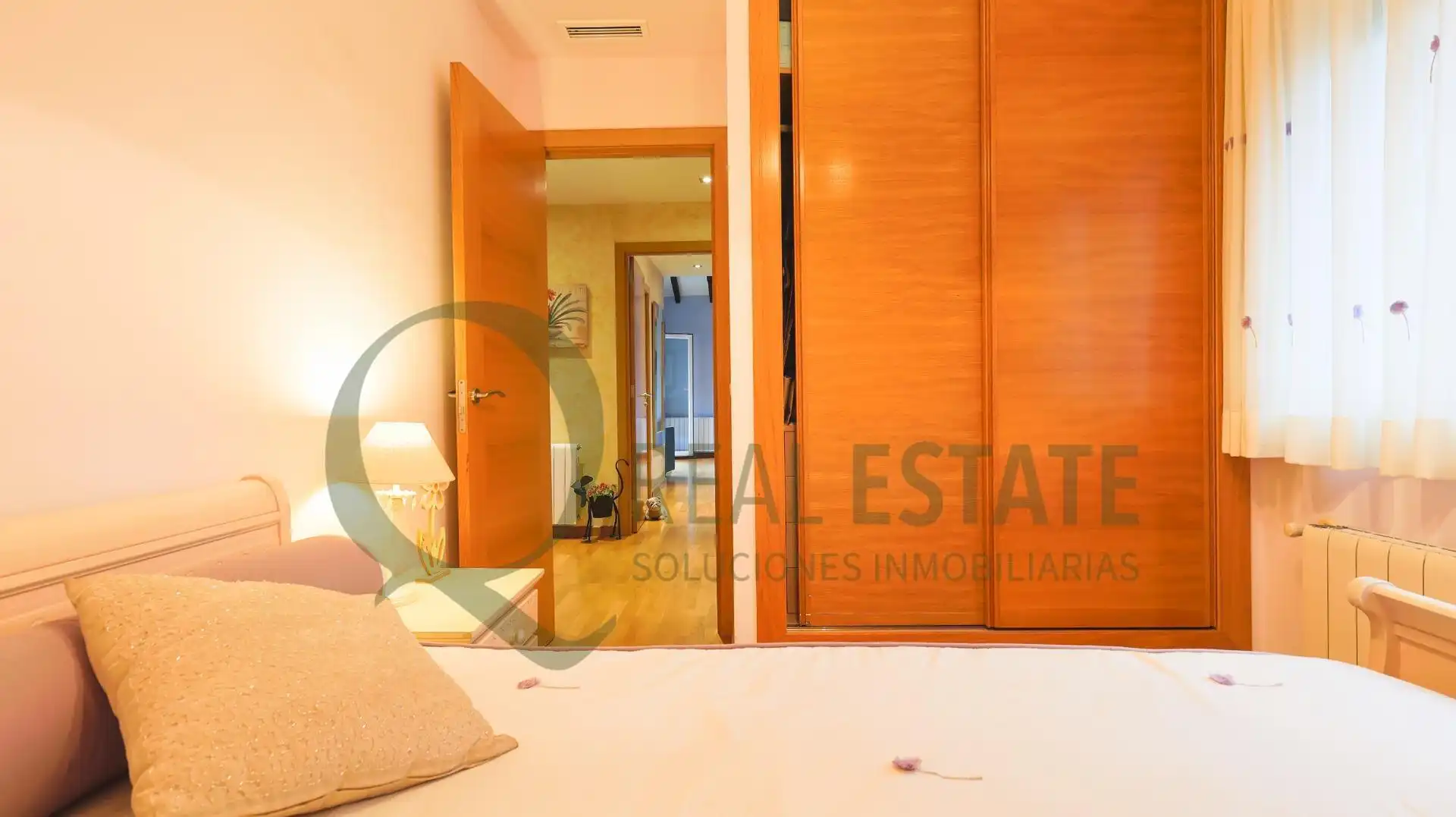 Dormitori de Casa o xalet en venda en Alicante / Alacant amb Calefacció, Jardí privat i Traster