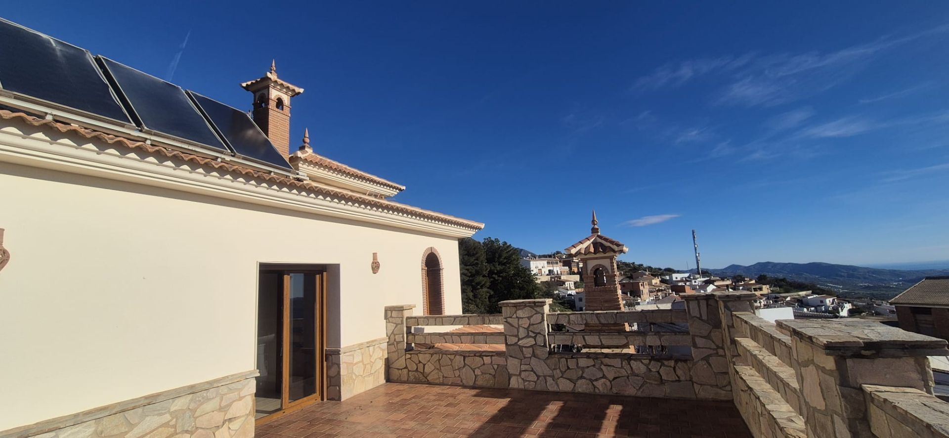 Vista exterior de Casa o xalet en venda en Periana amb Terrassa, Traster i Moblat